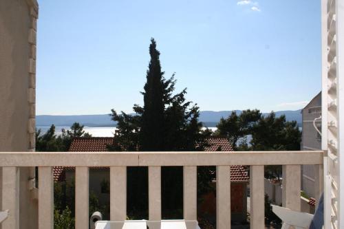 Apartments And Rooms With Wifi Bol (brac) - 2875