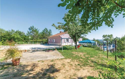 Three-bedroom Holiday Home In Cerovlje