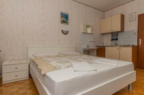 Hostal Double Room Crikvenica 5492b