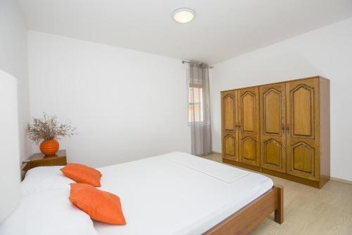 Apartment Soline 5449a