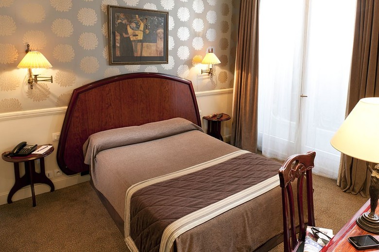 Hotel Elysees Ceramic