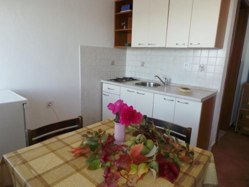 Apartment In Dramalj 5762