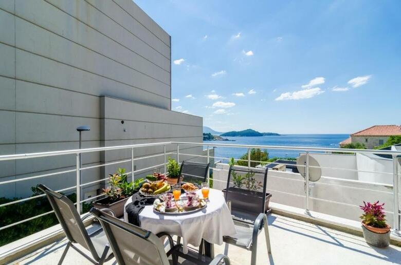 Hostal Apartment & Room Lady O
