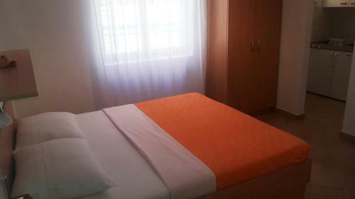 Hostal Mare Rooms For Rent