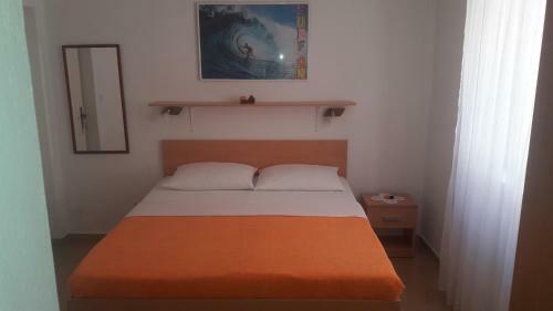 Hostal Mare Rooms For Rent