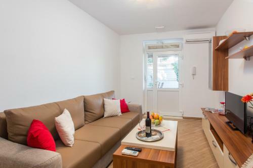 Apartments Gravosa