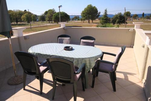 Apartments With A Parking Space Fazana - 7205