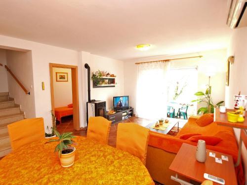 Apartment With 4 Bedrooms 446