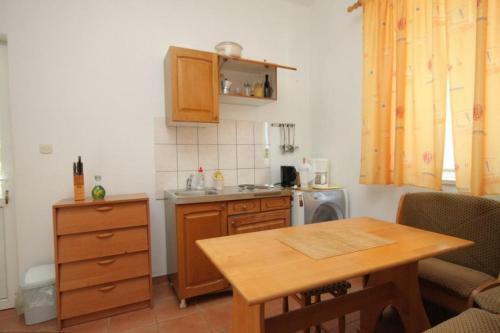 Apartments With A Parking Space Fazana - 7396