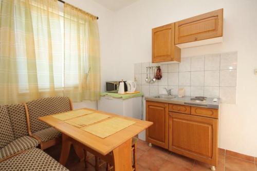 Apartments With A Parking Space Fazana - 7396