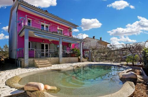 Apartments Pink 1785
