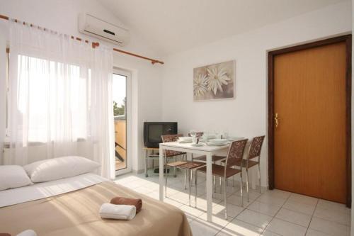 Apartments With A Parking Space Funtana (porec) - 7076