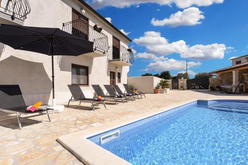 House Roberto 1384