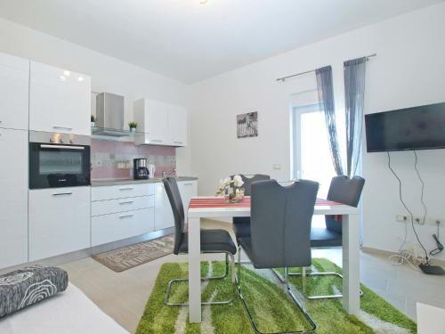 Apartments Lejla 1617