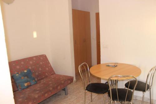 Apartments With A Parking Space Gradac (makarska) - 15628