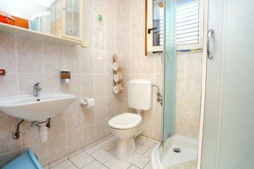 Apartments With A Parking Space Gradac (makarska) - 6825