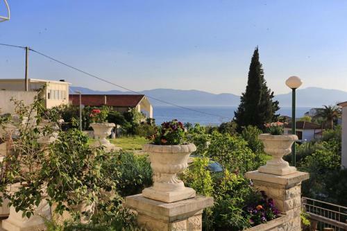 Apartments With A Parking Space Gradac (makarska) - 6825