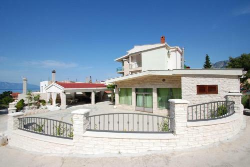 Apartment Gradac 15282b