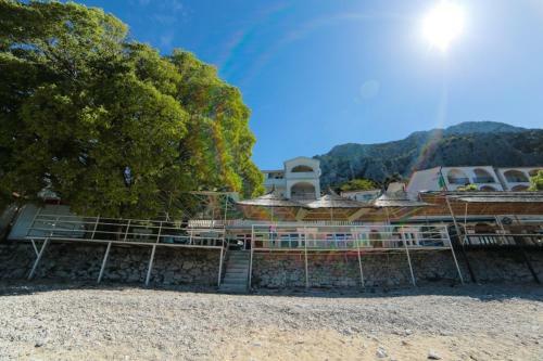 Beachfront Apartment Gradac 4414-2
