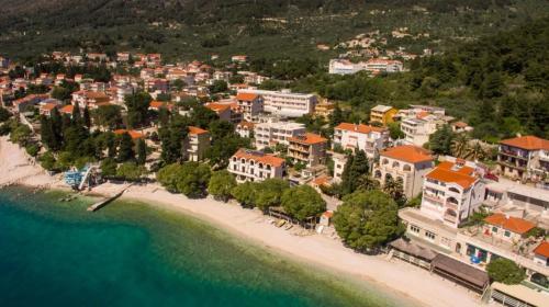 Beachfront Apartment Gradac 4414-2