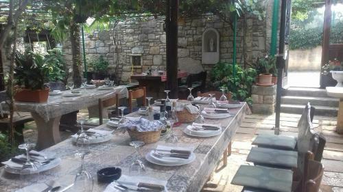 Hostal Double Room Bratulici 13188e