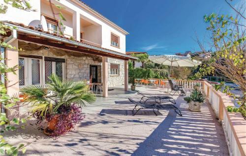 Five-bedroom Holiday Home In Jadranovo