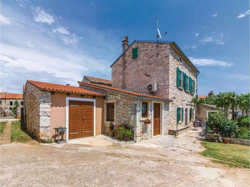 Two-bedroom Holiday Home In Jadreski