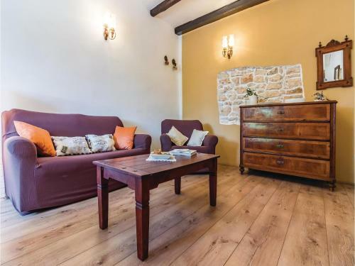 Two-bedroom Holiday Home In Jadreski