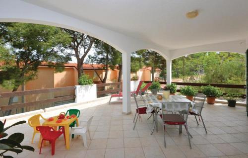 Apartments By The Sea Jelsa (hvar) - 12247