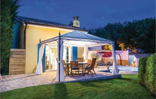 Two-bedroom Holiday Home In Jurdani