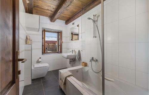 Seven-bedroom Holiday Home In Kanfanar