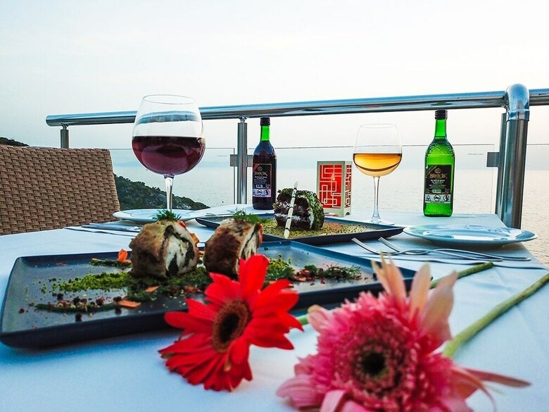 Ladonia Hotels Adakule