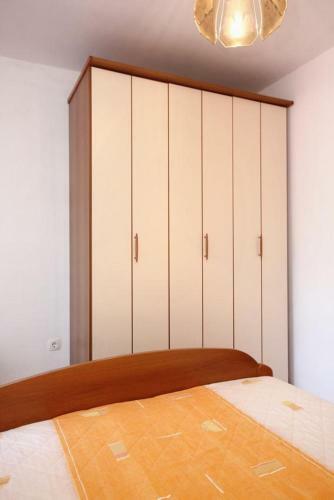 Apartment Uvala Vrbovica 4423a