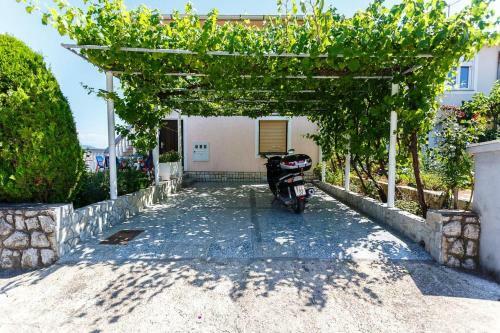 Hostal Apartments And Rooms With Parking Space Krk - 14322