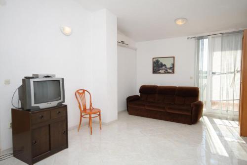 Apartment Liznjan 7240a