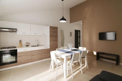 Apartments Denis 1742