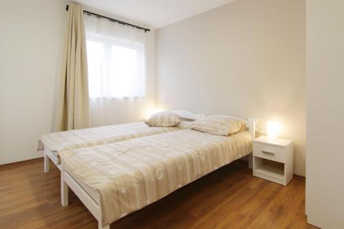 Apartments Denis 1742