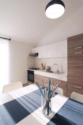 Apartments Denis 1742