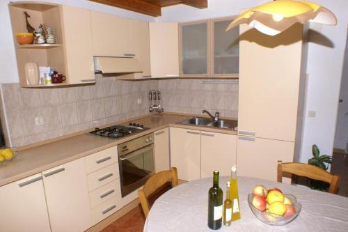 Apartment Lumbarda 4404b
