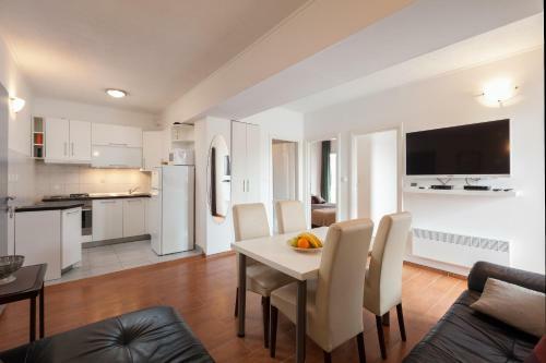 Apartments Zoka