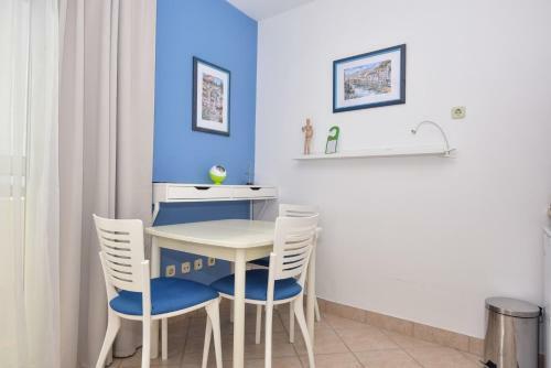 Apartment Mirna