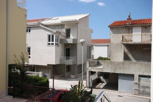 Apartments With A Parking Space Makarska - 2599