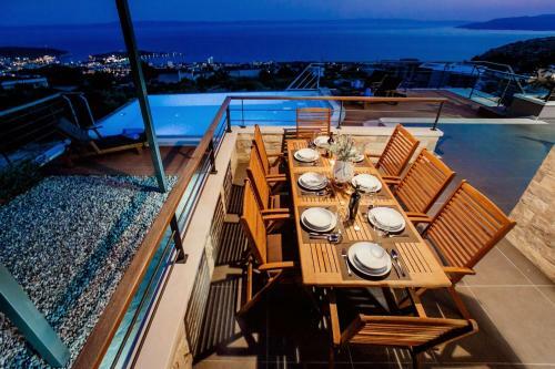 Villa Ctvb105/ - Modern Holiday Home With Private Pool