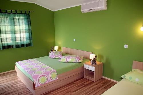 Apartments In Makarska 6735