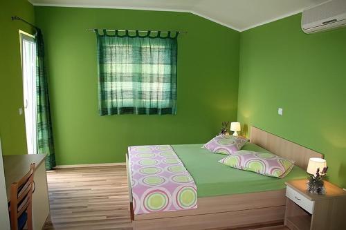 Apartments In Makarska 6735