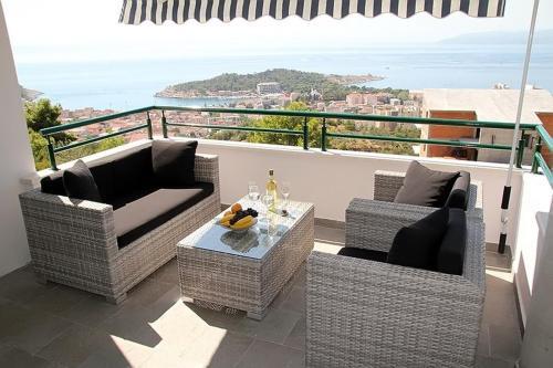 Apartments In Makarska 6735