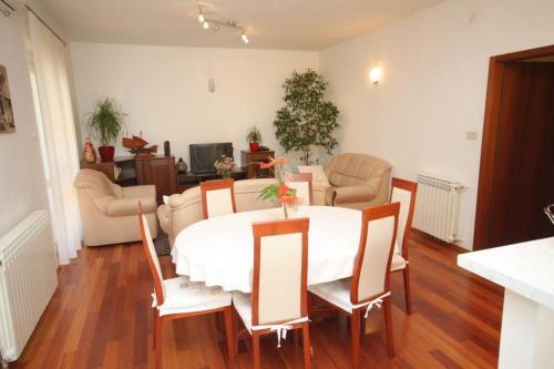 Apartment Makarska 6765a