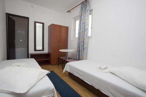 Apartment Makarska 16161b
