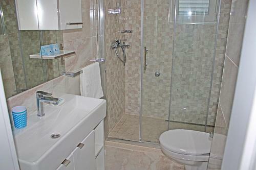 Hostal Bougainvillea Apartments