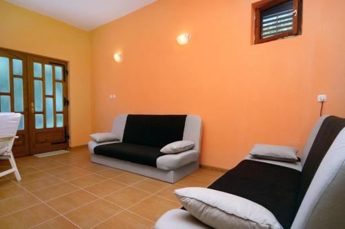 Apartments With A Parking Space Makarska - 6768